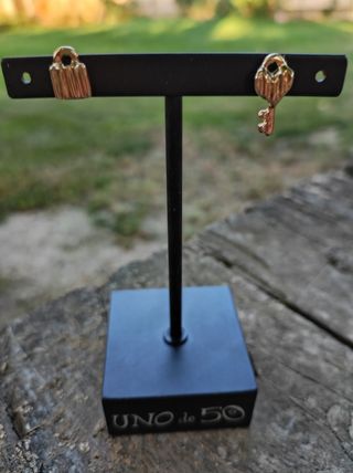 Pendientes Uno de 50