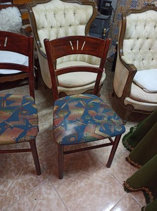 Oferta 2 Sillas madera, resistentes,x 5€