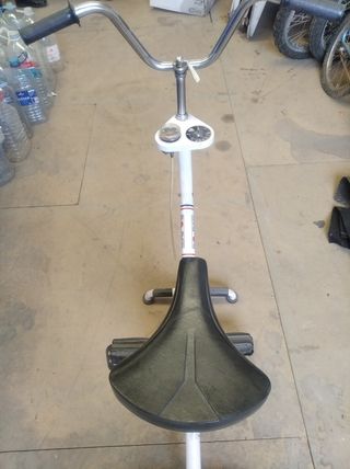 Bicicleta estática antigua