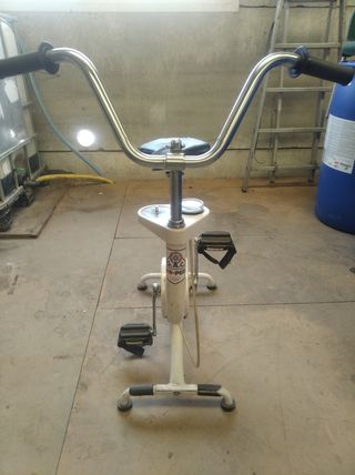 Bicicleta estática antigua