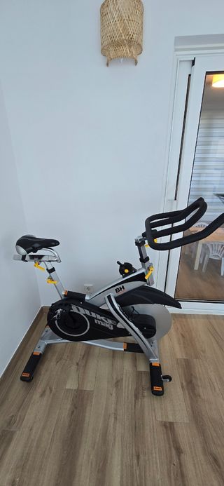 Bicicleta de Ciclismo Indoor BH Duke Mag H923