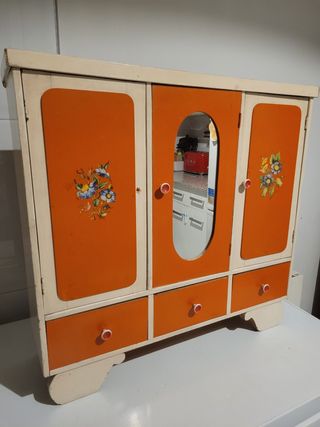 armario muñecas antiguo madera