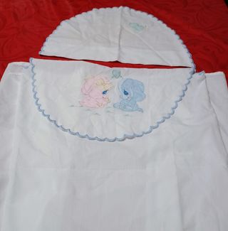 Sabana y funda almohada capazo.