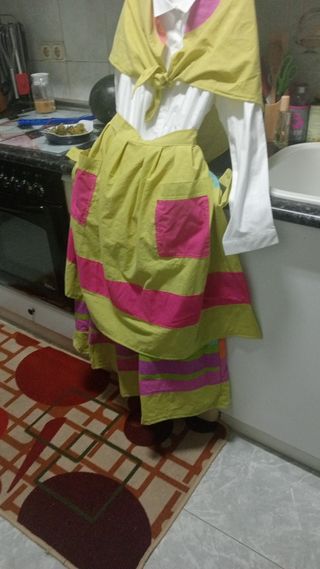 Traje de aldeana de mujer