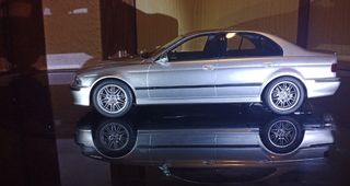 BMW M5 e39 de Otto 1/18