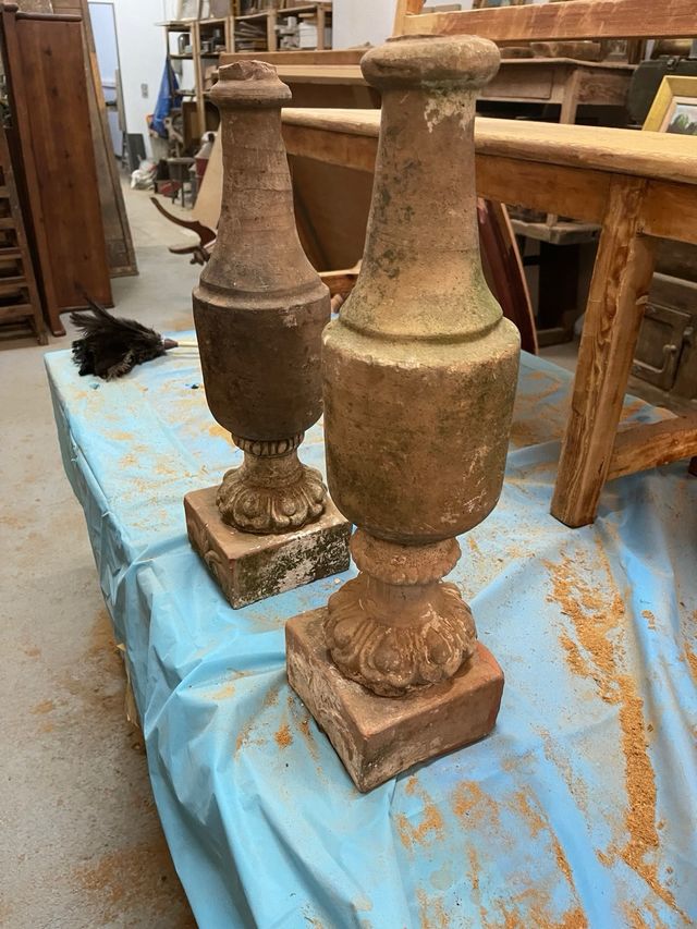 baluastres antiguos de terracota