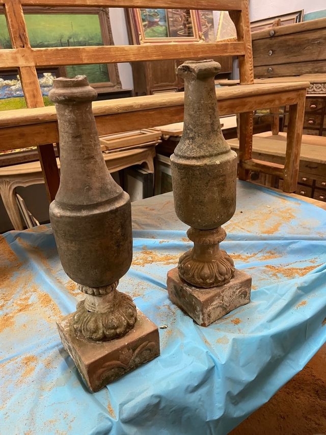 baluastres antiguos de terracota