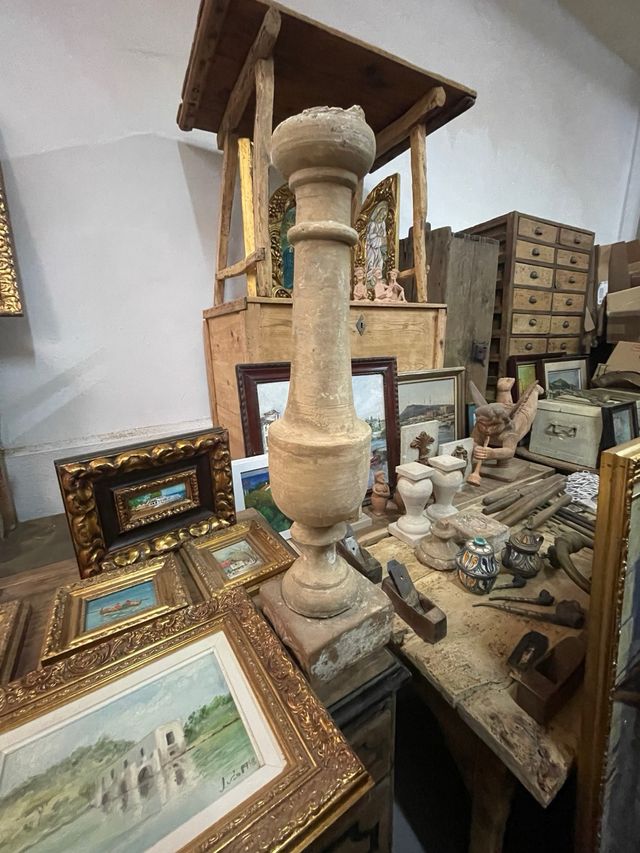 baluastres antiguos de terracota