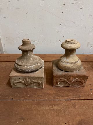 baluastres antiguos de terracota