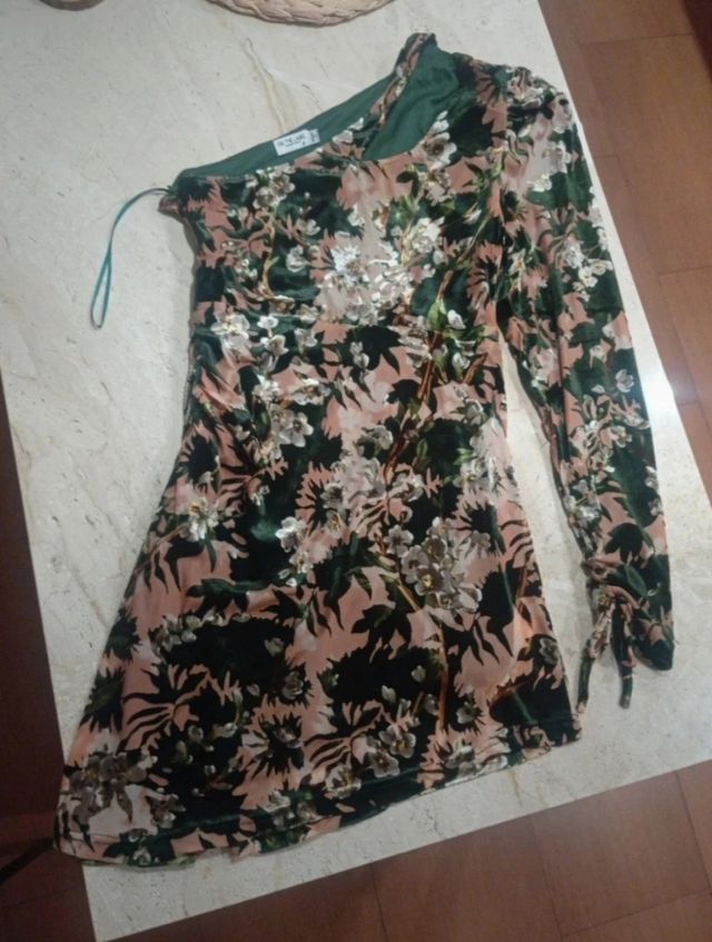 Vestido asimétrico de ASOS 