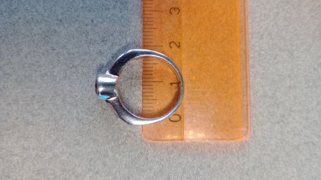 Anello in argento con ametista e altre pietre