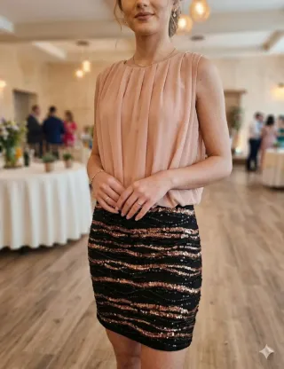 Vestido y zapatos color tendencia. VILA y MARI PAZ