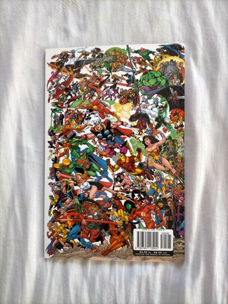 4 comics JLA AVENGERS