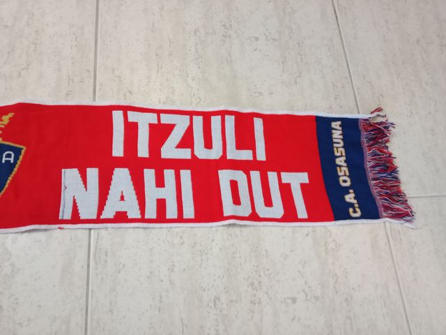 BUFANDA CLUB ATLÉTICO OSASUNA QUIERO VOLVER