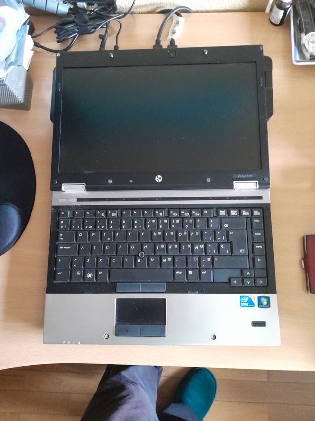 Portátil HP 8440p y Dock compatible 100%