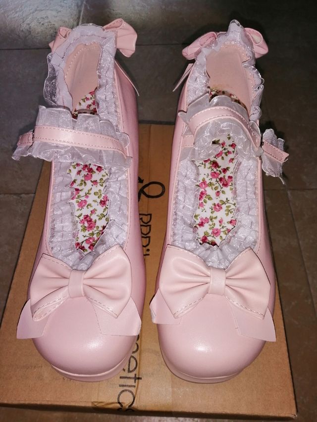 Nuove scarpe col tacco alto