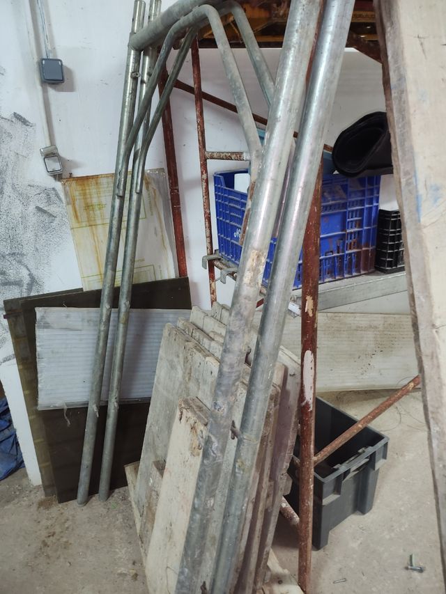 ANDAMIO DE PROTECCIÓN PARA COLGANTES