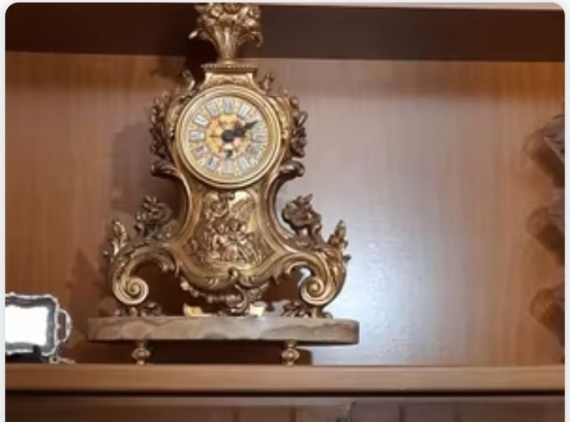 Reloj bronce de cuerda