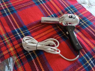 Asciugacapelli in metallo e plastica