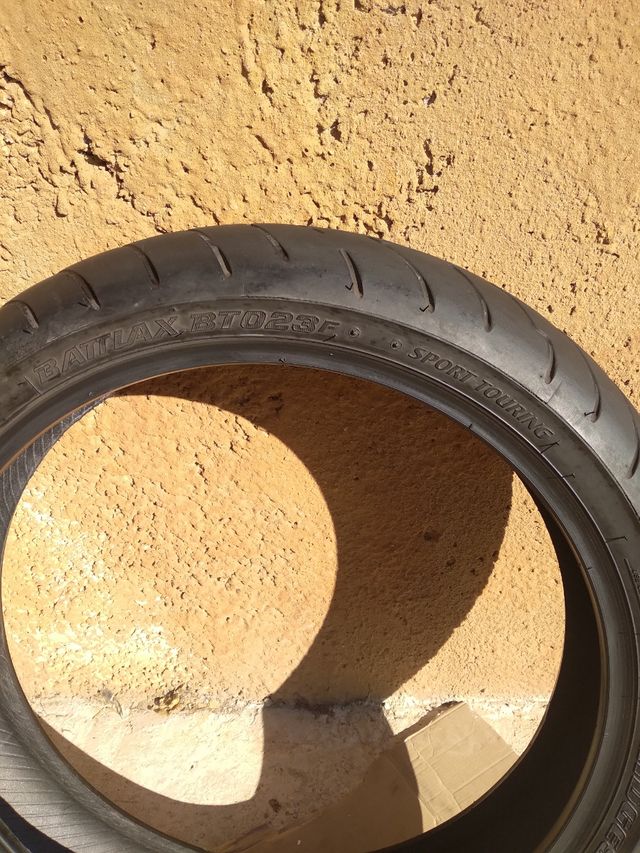 BRIDGESTONE BATTLAX BT023
