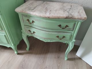 Muebles dormitorio madera.