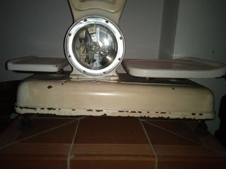 Balanza antigua Mobba