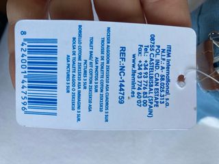 neceser con etiqueta