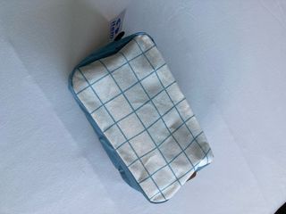 neceser con etiqueta