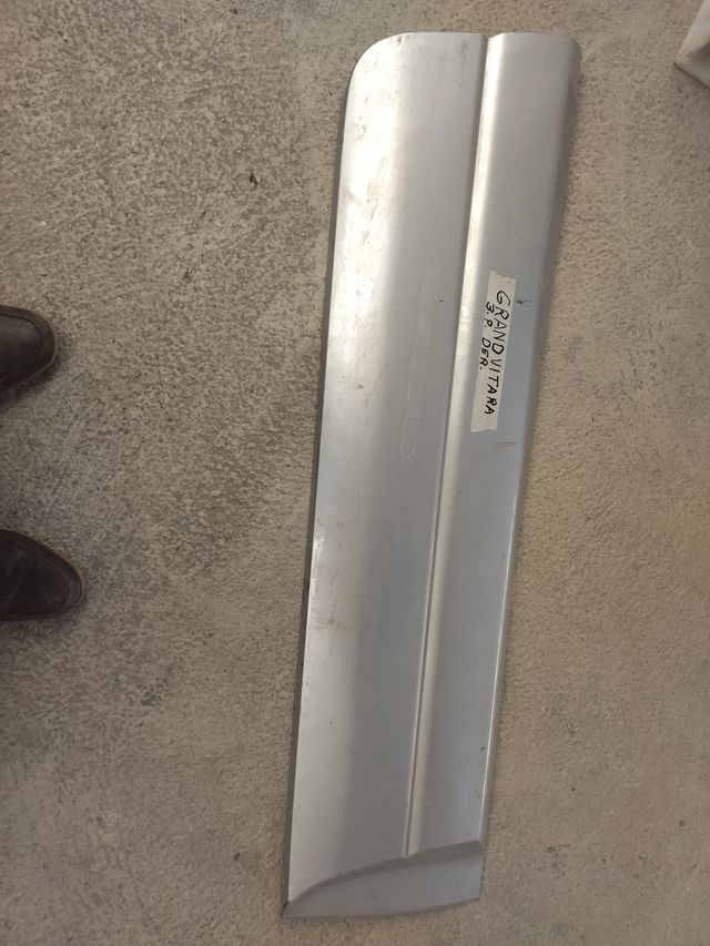 Moldura puerta der. Suzuki  grand Vitara