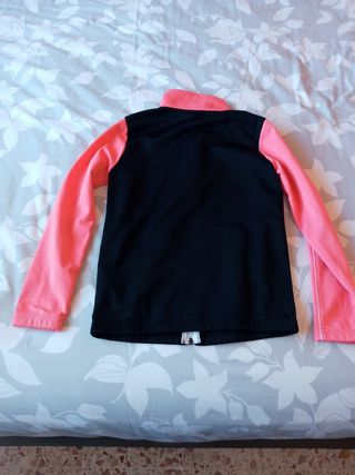 Chándal niña Nike. Talla S (128-137 cm).