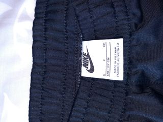 Chándal niña Nike. Talla S (128-137 cm).