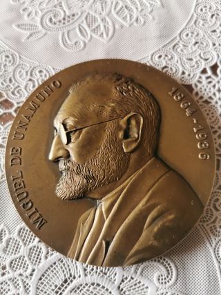 MIGUEL DE UNAMUNO, MEDALLÓN