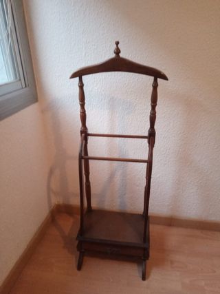 Cambiador de bebe/estanteria + perchero de regalo