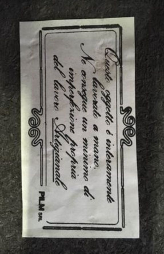 Specchio a forma di labbra