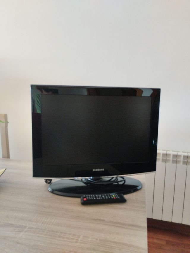 TV LED Samsung de 22 polegadas
