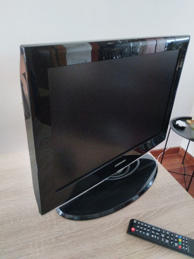 TV LED Samsung de 22 polegadas