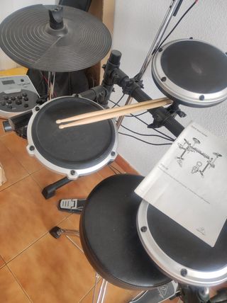 batería eléctrica behringer xd8usb