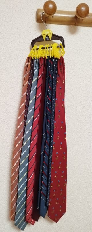 PERCHA ORGANIZADORA DE CORBATAS