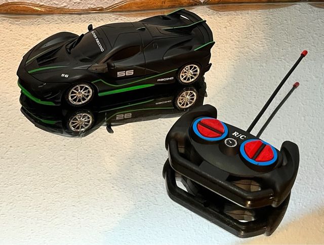 Auto telecomandata con luce LED per bambini