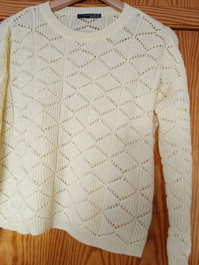 Chompa Amarilla Atmospher