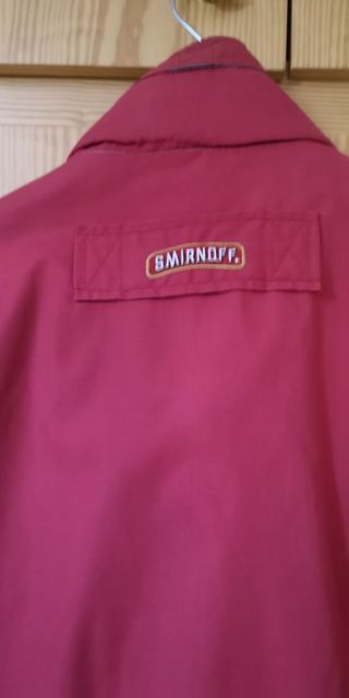 Chaquetón smirnoff rojo T-xl