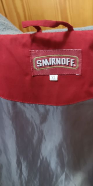 Chaquetón smirnoff rojo T-xl