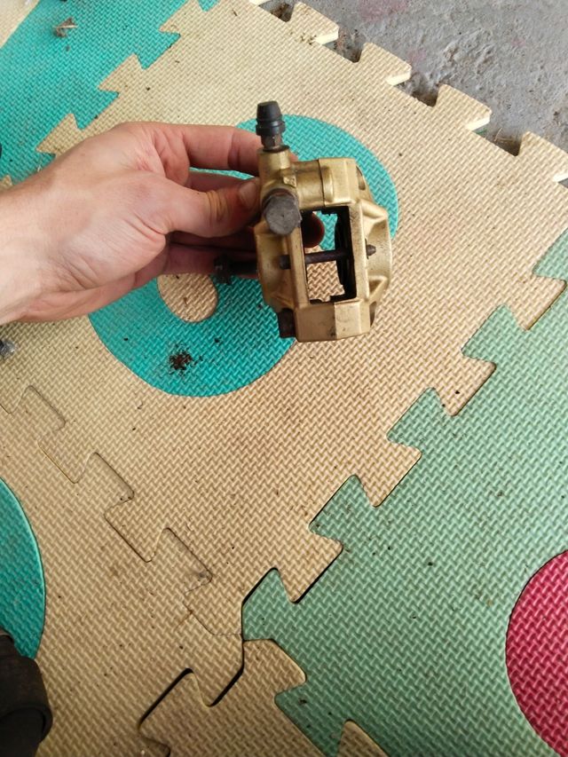 ♻️Pinza delantera Yamaha aerox ♻️brembo