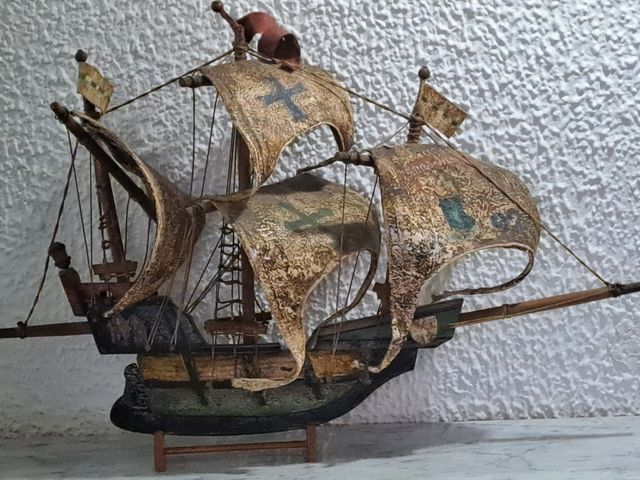 BARCO DECORACION PINTADO EN PIEL. ARTESANIA.