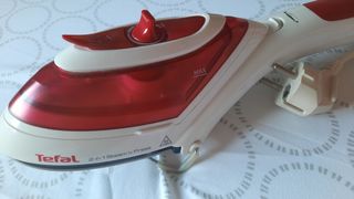 Plancha vertical de ropa a vapor Tefal DV8610