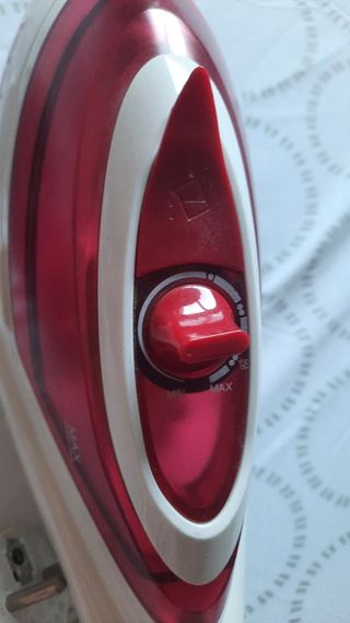 Plancha vertical de ropa a vapor Tefal DV8610