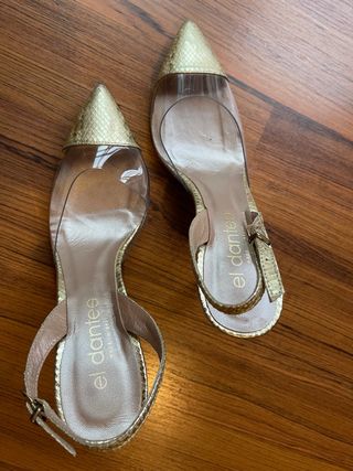 SANDALIAS DORADAS VINILO