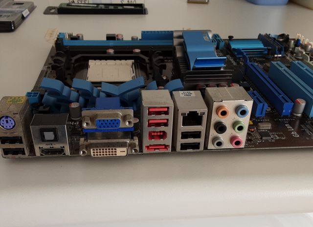 PLACA BASE. M4A7B5TD-V EVO ASUS