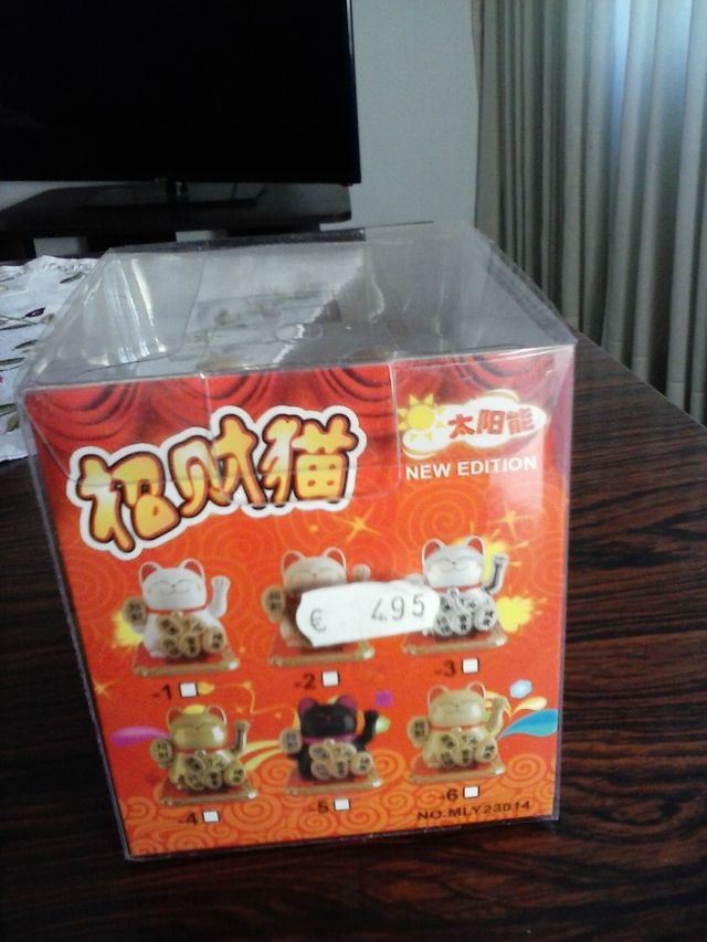 Manekineko solar (Gato de la suerte)