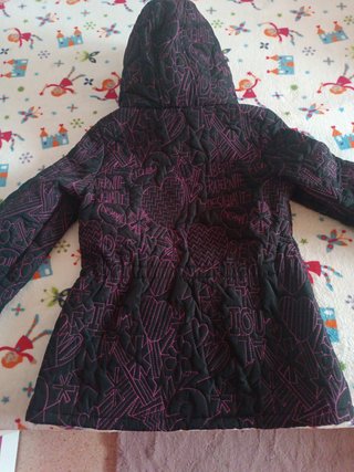 Chaqueta Parka niña Desigual talla 11-12 años.